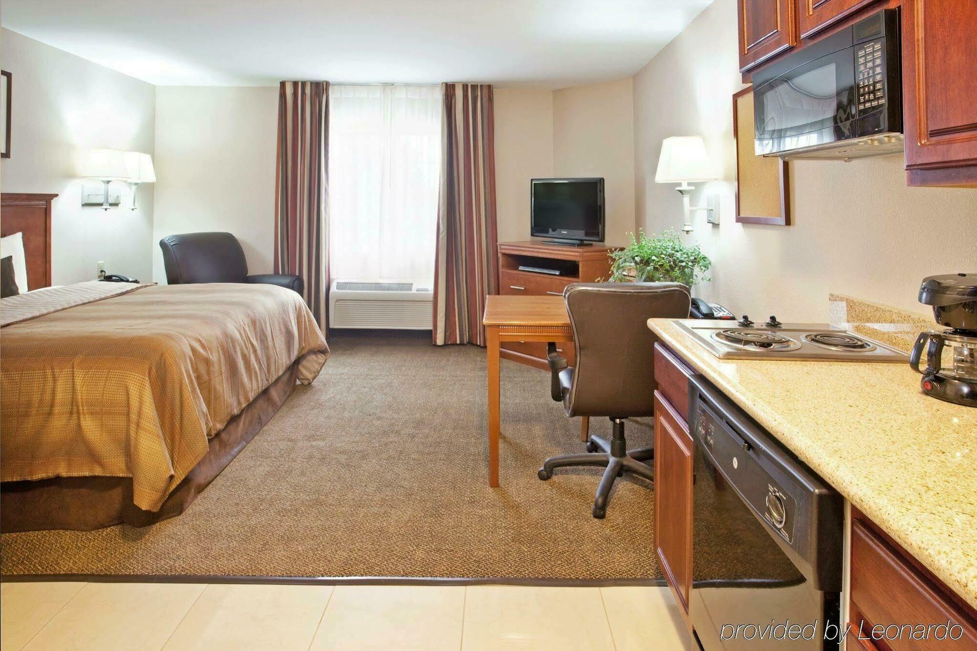 Candlewood Suites South Bend Airport, An Ihg Hotel Стая снимка